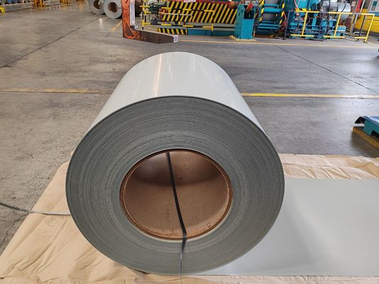 acheter Coil en acier prépeint de 700 ‰ 1250 mm avec système de couleur RAL et revêtement supérieur de 10 ‰ 25 μm pour les applications de construction et d'appareils électroménagers online manufacture